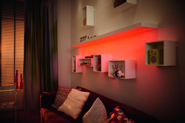 Philips 70102/31/P6 Lightstrip LED pásek 5m 1x17W 450lm RGB krokové stmívání + ovladač IP20, transparentní