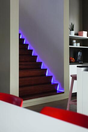 Philips 70102/31/P6 Lightstrip LED pásek 5m 1x17W 450lm RGB krokové stmívání + ovladač IP20, transparentní