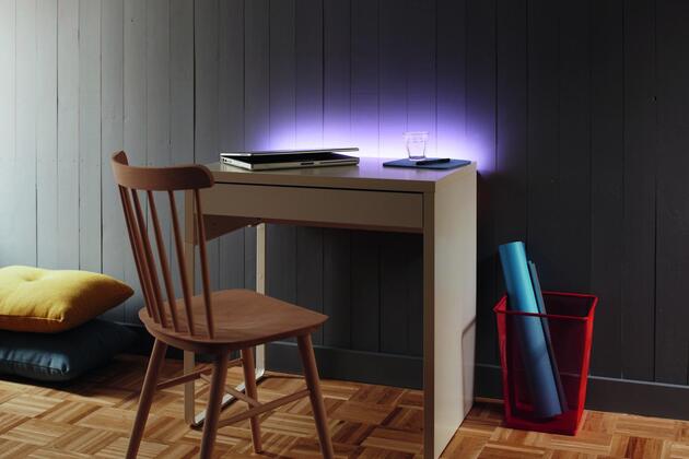 Philips 70101/31/P6 Lightstrip LED pásek 2m 1x8W 180lm RGB krokové stmívání IP20, transparentní