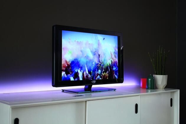 Philips 70101/31/P6 Lightstrip LED pásek 2m 1x8W 180lm RGB krokové stmívání IP20, transparentní