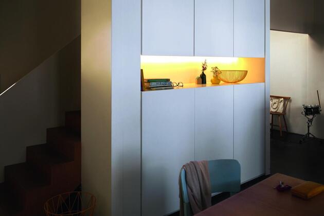 Philips 70101/31/P6 Lightstrip LED pásek 2m 1x8W 180lm RGB krokové stmívání IP20, transparentní