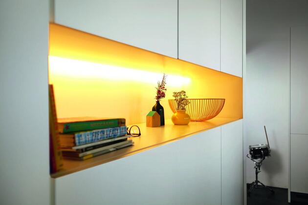 Philips 70101/31/P6 Lightstrip LED pásek 2m 1x8W 180lm RGB krokové stmívání IP20, transparentní
