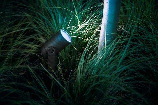 Hue LED White and Color Ambiance Venkovní spotové zemní/ nástěnné svítidlo Philips Lily 17428/30/P7 černé s adaptérem