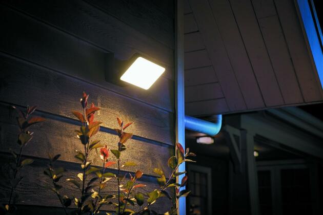 Hue LED White and Color Ambiance Venkovní nástěnné svítidlo Philips Discover 17435/30/P7 černé 2200K-6500K RGB