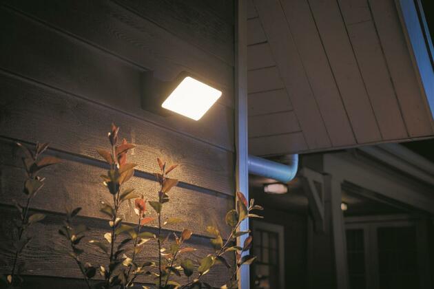 Hue LED White and Color Ambiance Venkovní nástěnné svítidlo Philips Discover 17435/30/P7 černé 2200K-6500K RGB