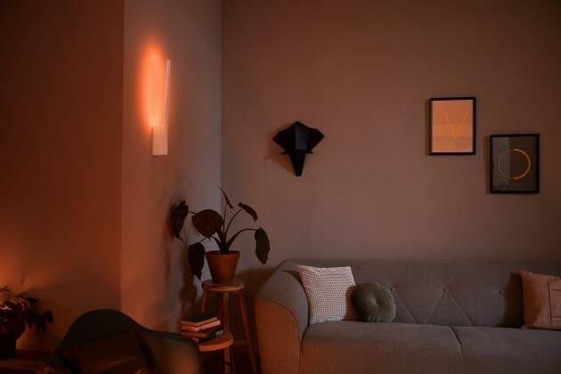 Hue Bluetooth LED White and Color Ambiance Nástěnné svítidlo Philips Liane 8719514343443 bílé 2000K-6500K RGB