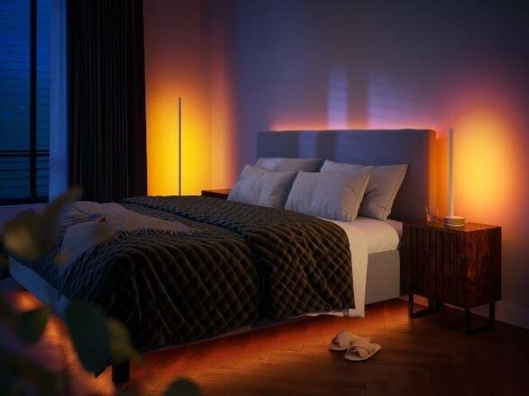 Philips HUE WACA Gradient Signe stolní LED lampa 11,8W 1040lm 2000-6500K RGB IP20, dub