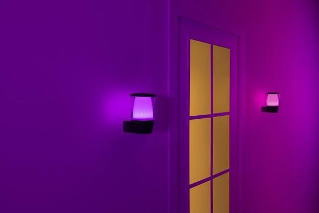 WiZ Elpas venkovní nástěnné LED svítidlo 8,5W 650lm 2700-5000K RGB IP44, černé