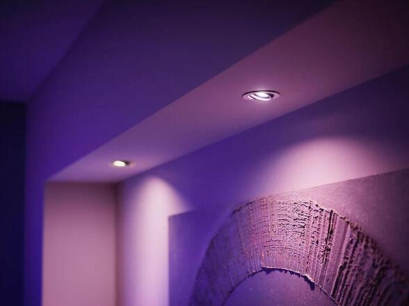 Philips Hue sada 2x LED žárovka WACA GU10 4,2W 400lm 2000K-6500K RGB CRI80 IP20