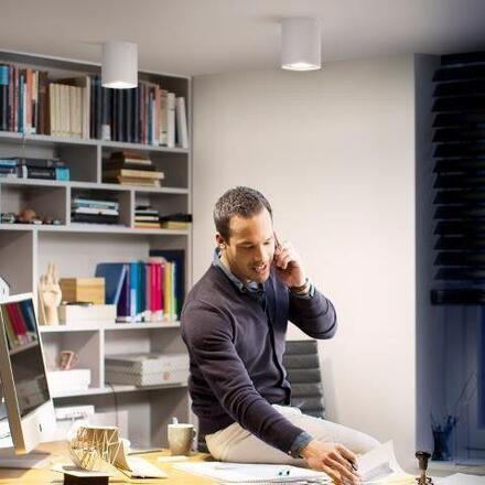 Philips Hue WA Pillar bodové LED svítidlo GU10 1x5W 350lm 2200-6500K IP20 bílá + ovladač