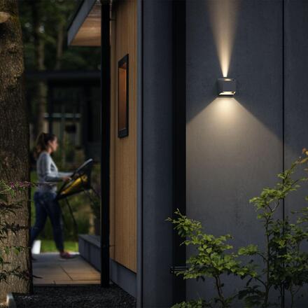 Philips Alix UltraEfficient venkovní nástěnné LED svítidlo 4,3W 800lm 2700K IP44, antracitové