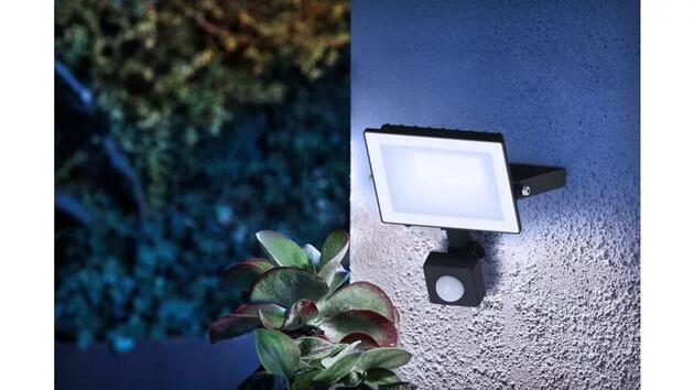 Philips Lois flood BL 20W 50K HV IR Reflektor LED 20W 2050lm 5000K IP65 se senzorem pohybu a soumraku, černý