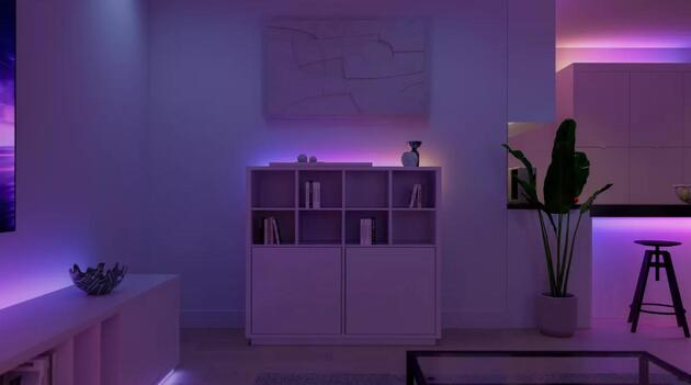 Philips Hue Essential světelný pás 5m EU 2200-6500K RGB