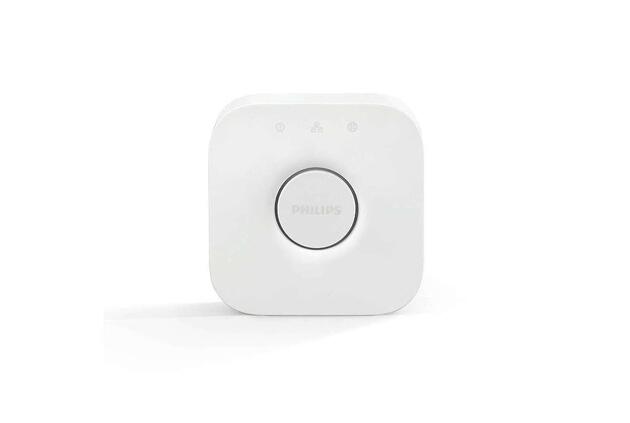 Philips Hue Essential WCA 806 žárovka 460 2x E27, 8W, 806lm, 2200-6500K RGB, ovladač, bridge