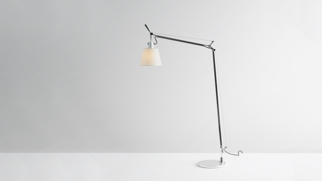 Artemide stojací lampa Tolomeo Basculante Reading Floor E27 8 W 220-240 V pergamenový difuzor bez podstavce