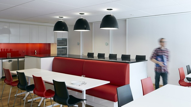 Artemide závěsné svítidlo Nur Gloss LED 45 W 220-240 V stmívatelné APP 2700K bílá