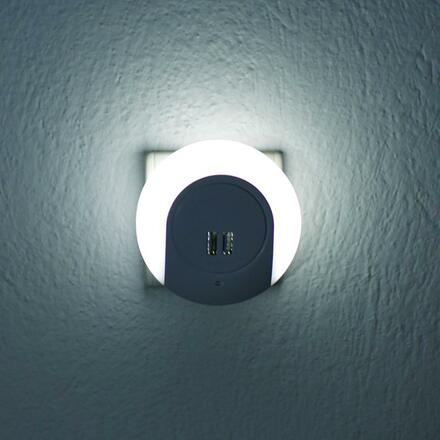ACA Lighting LED noční lampička do zásuvky 1W 4000K s 2 USB porty, světelným senzorem a vypínačem bílá plast 230V IP20 SF78LED