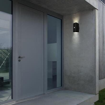 BRILONER Kona LED venkovní nástěnné svítidlo, pohybové čidlo, soumrakový senzor, nabíjecí 3788015