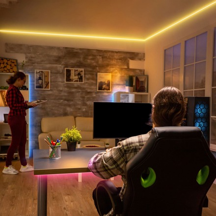 BRILONER Digitální RGB LED pásek s hudebním senzorem 500 cm 0,12W bílé BRILO 2313-150