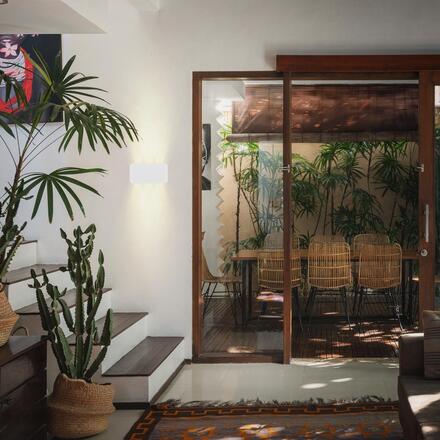 BRILONER Meluna LED nástěnné svítidlo nabíjecí, stmívatelné, dotykový vypínač, bílé 3807016