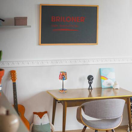 BRILONER Boano LED stolní lampička bezdrátová IP44, stmívatelné, dotykový vypínač, motiv graffiti 7423045