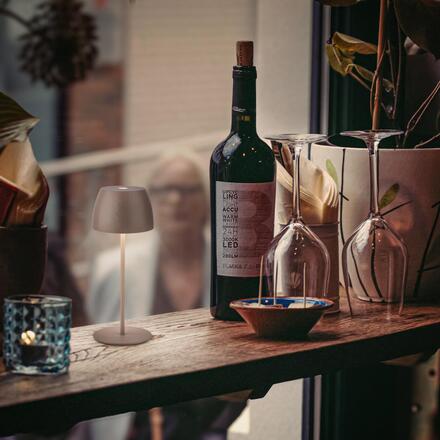 BRILONER LED nabíjecí stolní lampička Serina Mini, bezdrátová, 20cm, IP44, 2,5W, stmívatelné, dotykový vypínač, písková hnědá 7503012