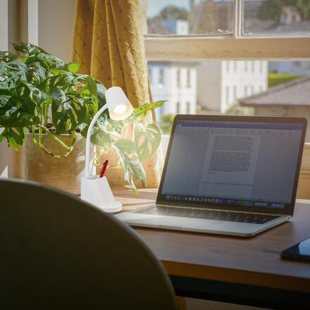 BRILONER Pahu lampička na psací stůl, nastavitelné, stojan na tužky, bílá 7534016