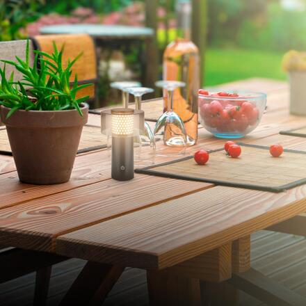 BRILONER Gila stolní lampa - 2,6W, 200lm, bezdrátová, LED, IP44, dotykový vypínač, stmívatelná, černá/zlatá 7669015