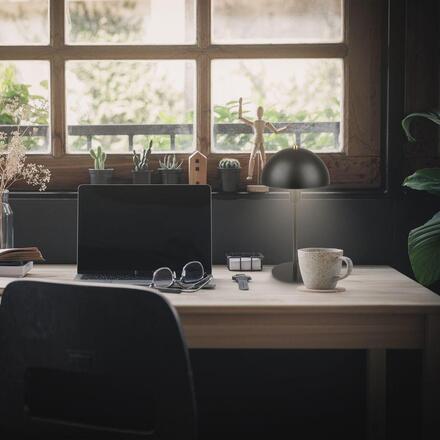 BRILONER Pura stolní lampička - s vypínačem, E14 patice, černá 7671015