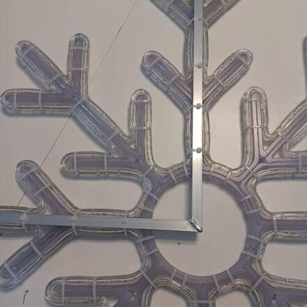 DecoLED LED světelná vločka X, závěsná 3D tisk, pr. 102 cm, ledová bílá