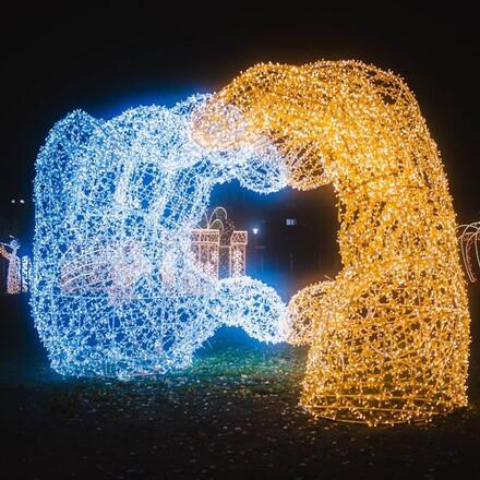 DecoLED LED světelný řetěz 100 m, ledově bílá s FLASH, 2000 diod, bílý kabel, IP67