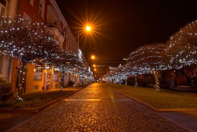 DecoLED LED světelný řetěz, 20m, ledově bílá, 120 diod,IP67 SLNX120