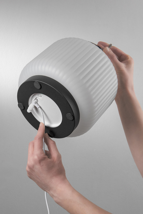 Solární dobíjecí LED lampa Robin (černá), 1,2 W, 3000 K, stmívatelná, IP54