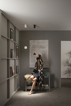 Závěsné LED svítidlo Yoyo (černé, kov + akryl) 6 W, 3000 K, pr. 10 x 200 cm