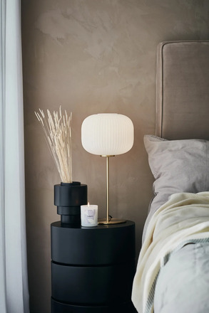 Markslöjd stolní lampa Sober, mosaz/bílá, 50 cm