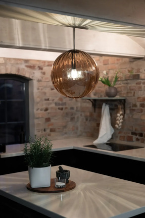 Markslöjd Fengari závěsné svítidlo jantarové