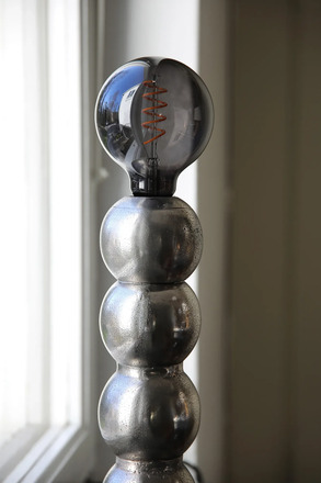 Markslöjd stolní lampa Gong stříbrná