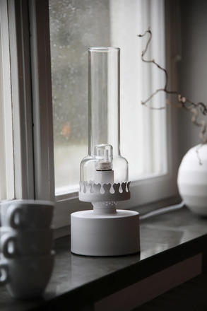 Markslöjd stolní lampa Kandella bílá