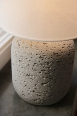 Markslöjd stolní lampa Montagna šedá 32 cm