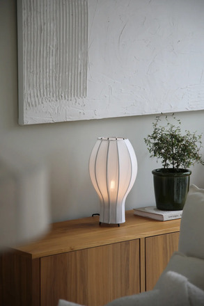Markslöjd stolní lampa Globo bílá