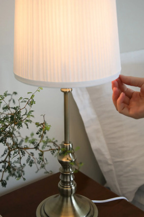 Markslöjd stolní lampa Noble, mosaz, 66 cm