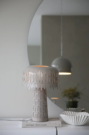 Markslöjd stolní lampa Verbera šedá