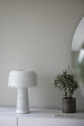 Markslöjd stolní lampa Verbera bílá