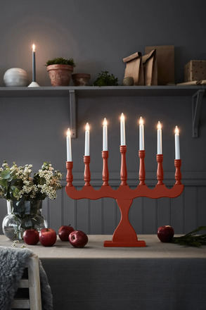 Markslöjd Svaneholm adventní červený svícen 7 žárovek