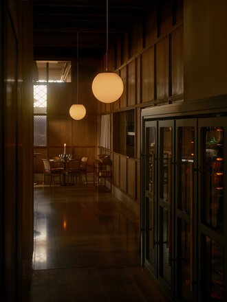 NORDLUX závěsné svítídlo Grant 25 25W E27 mosaz opál 2010563035