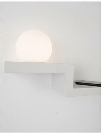 NOVA LUCE nástěnné svítidlo ROOM bílý hliník a opálové sklo vypínač na těle LED Samsung 6W 230V 3000K IP20 nabíjení telefonu 9183311