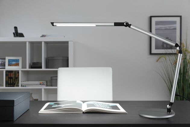 PAULMANN LED stolní lampa na psací stůl 3-krokové-stmívatelné flexibilní rameno CCT 9,5W stříbrná mat