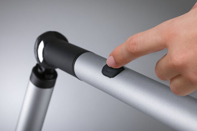 PAULMANN LED stolní lampa na psací stůl 3-krokové-stmívatelné flexibilní rameno CCT 9,5W stříbrná mat