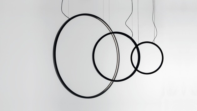 Artemide stojací LED svítidlo O Floor 43 W 3000K Design Collection