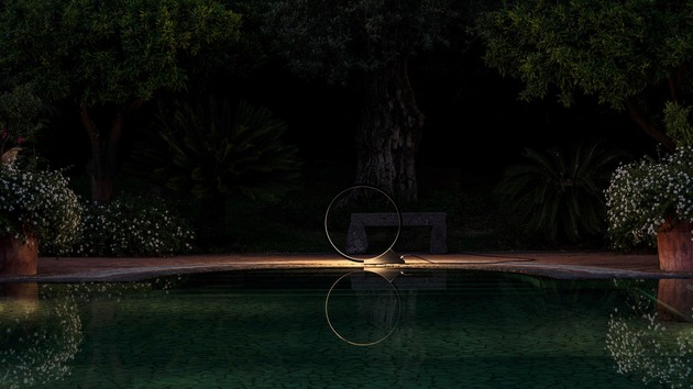 Artemide stojací LED svítidlo O Floor 43 W 3000K Design Collection